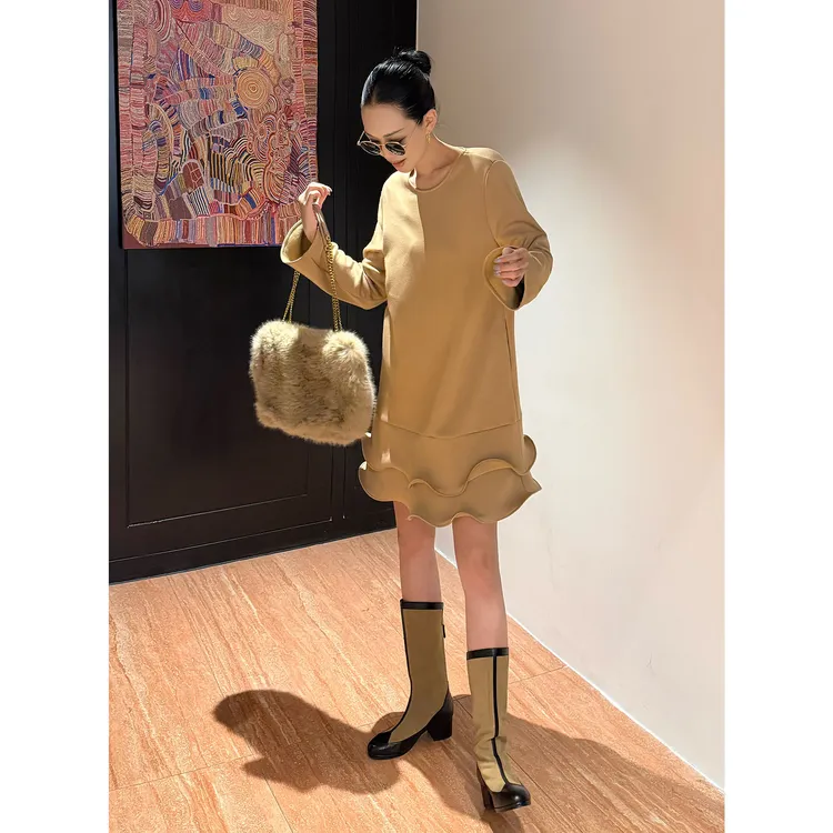 紫紫  隽永花边裙 可持续优雅减龄阔摆花瓣绒里卫衣裙ZD10LZYL816