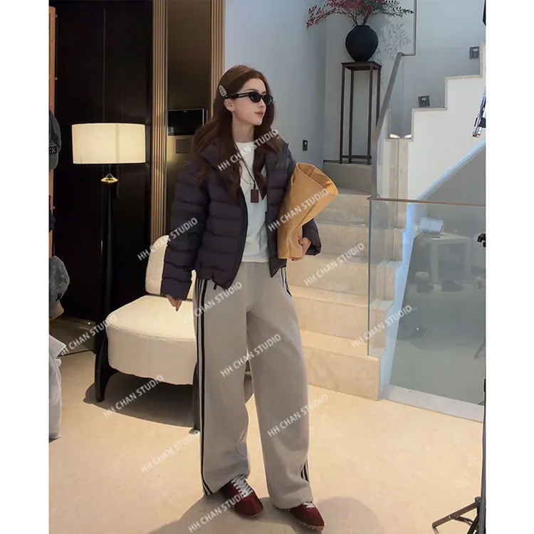 HH.CHAN “咚咚裤”侧边条纹软糯复合面料绒感直筒休闲裤HH53S40585