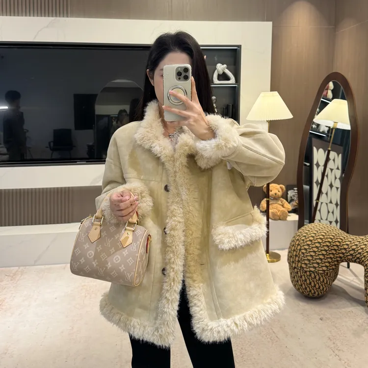 宿慕SUMU 高级感加厚时尚毛毛拼接外套10-22冬季新款上衣9022