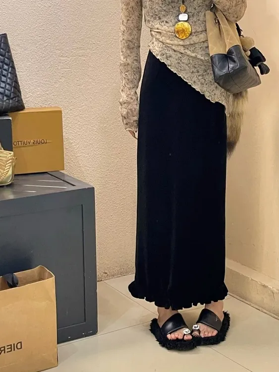 气质重工丝绒木耳边韩系直筒开叉一步裙秋冬休闲高级感半身裙女
