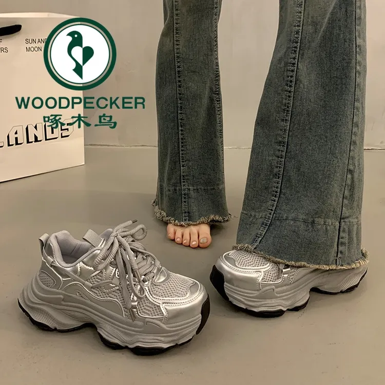 啄木鸟爆款女增高春季新款银色百搭复古休闲运动鞋小白鞋透气鞋子