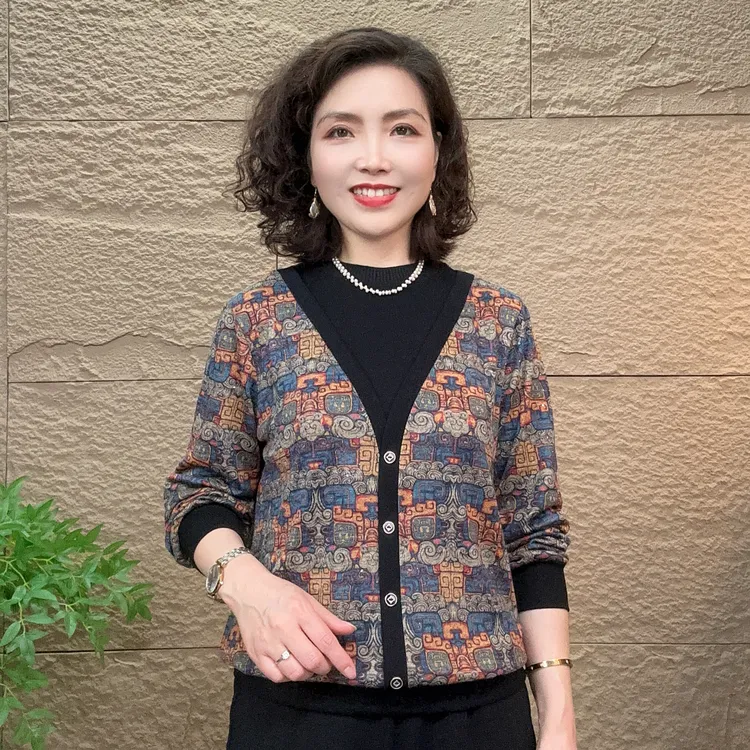 秋冬中老年妈妈装时尚宽松洋气假两件气质流光风圆领印花休闲长袖