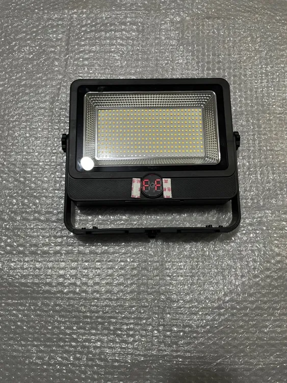 太阳能多功能照明灯加大方形款