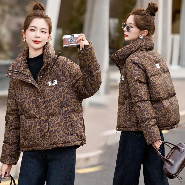 时髦豹纹羽绒服女短款2025冬季新款高级感洋气保暖立领面包服外套