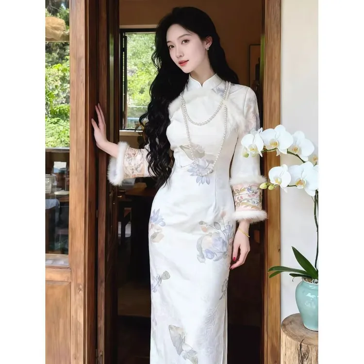 画报夫人新中式国风复古白色刺绣旗袍女2025新款高端大气立领倒大
