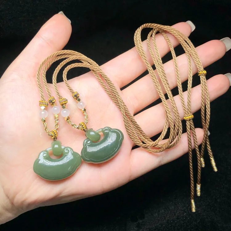 【云上叙】和田玉吊坠-多样性发其一-19*28*9mm-V09947-M（甄选）