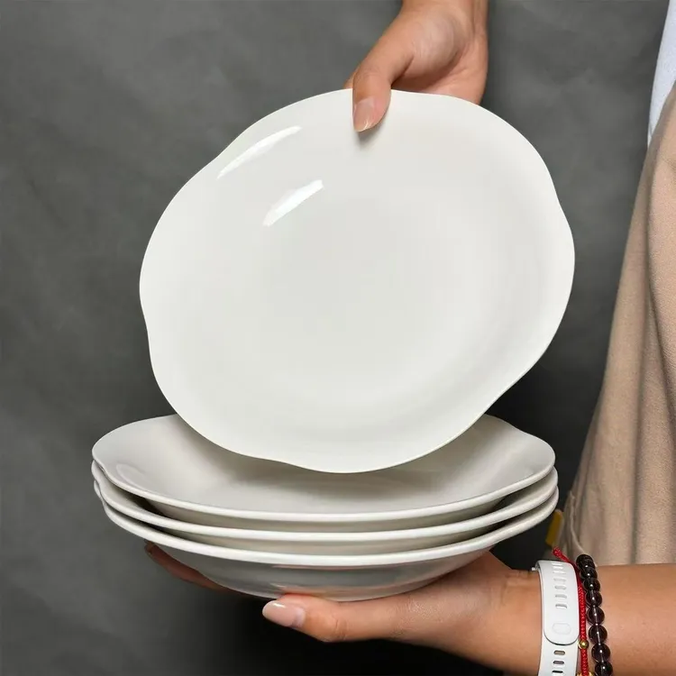 纯白陶瓷梅花盘荷叶盘花瓣盘深盘家用炒菜盘子水果盘凉菜盘异形盘