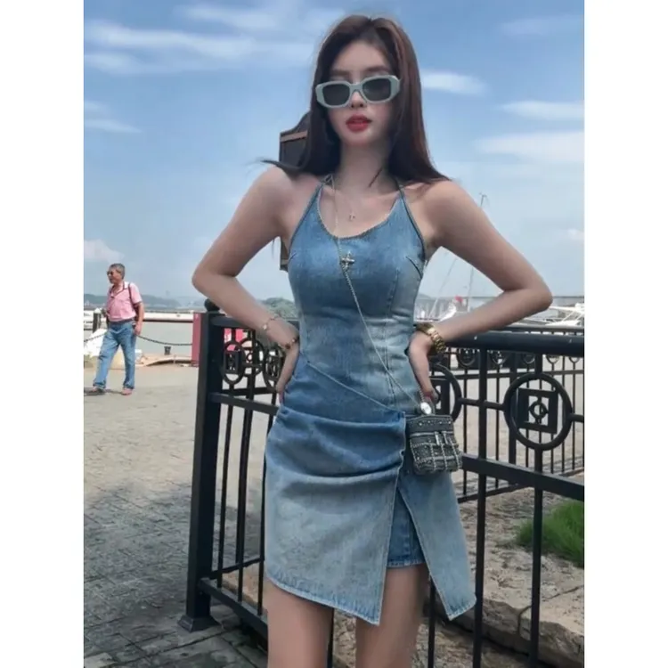 【丹宁美学】复古甜辣风挂脖牛仔连衣裙女2025年夏季修身显瘦包臀裙