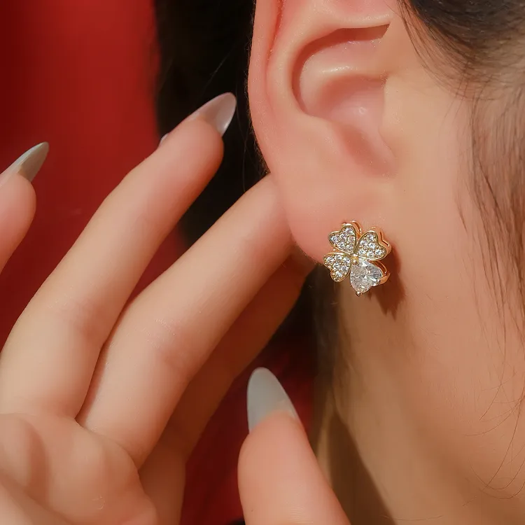 铜合金耳饰  新款网红高级四叶草耳钉小众耳环设计精致时尚耳饰