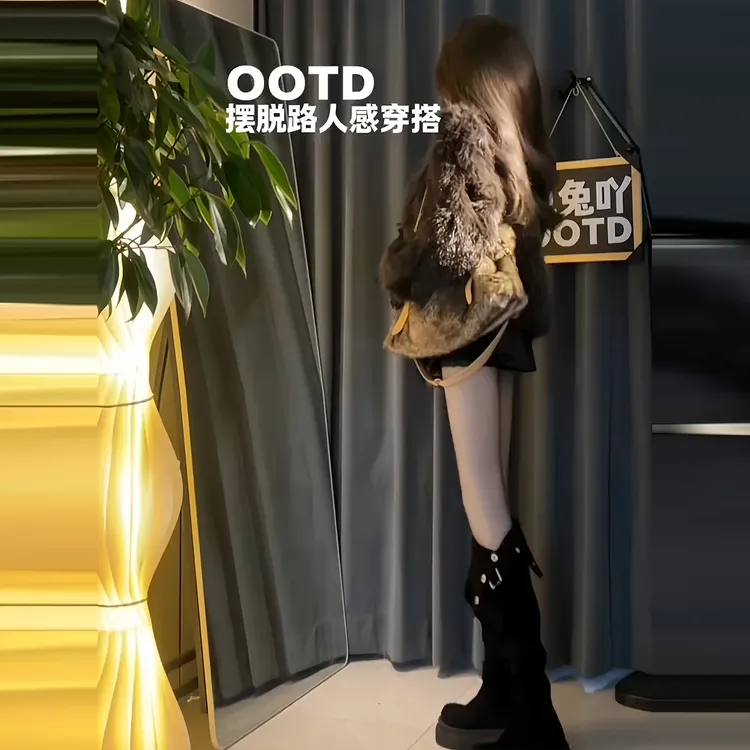 法式气质灰色高级感短款毛毛外套女冬季新款高腰百褶半身裙两件套
