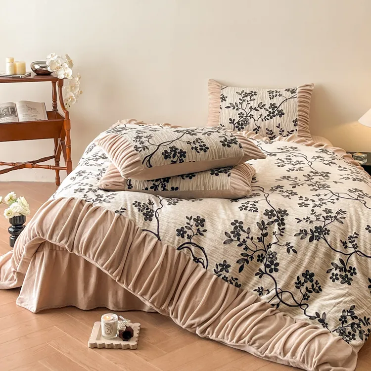 立体雕花高克重牛奶绒法式泡泡袖床单床盖四件套谢落叶-花烬影