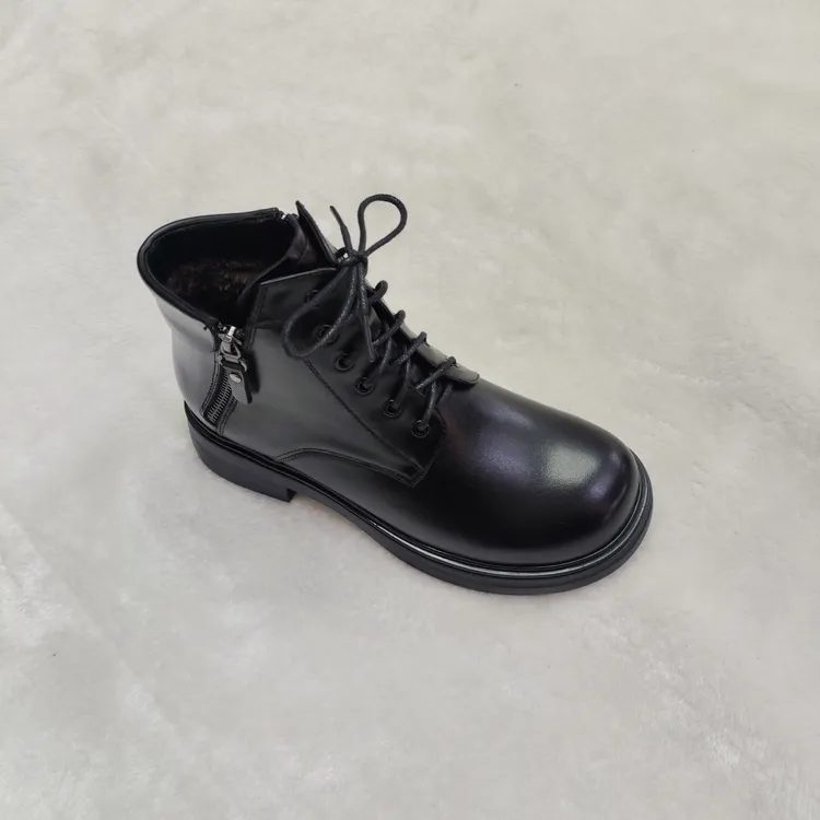 头层牛皮时尚百搭加绒英伦风马丁靴女圆头短靴