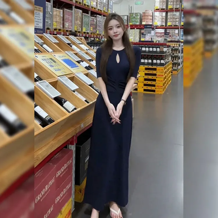 韩系优雅气质镂空显瘦连衣裙女2025夏季新款性感绝美收腰长裙裙子