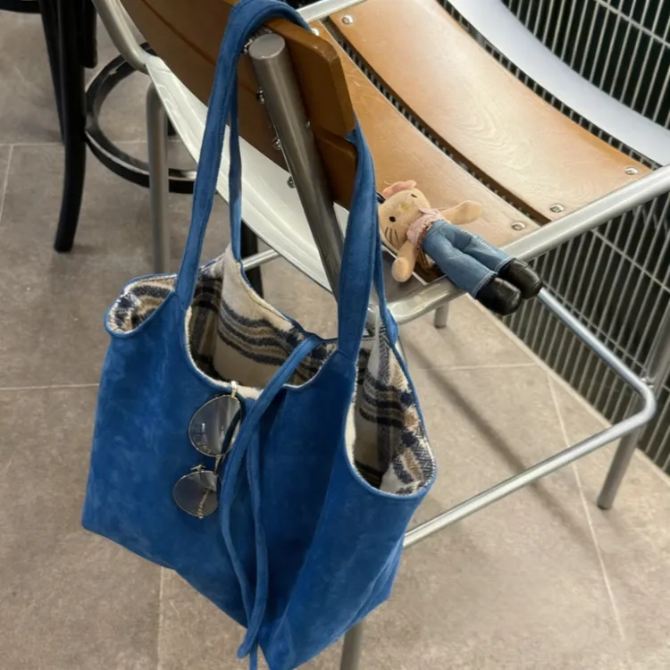 2025新款麂皮绒双面托特包格纹内里时尚大容量通勤出街百搭爆款