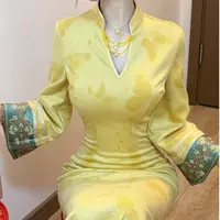 LHMknk1画报夫人原创自制秋冬温柔麂皮绒刺绣珠链旗袍 鹅黄飘雪