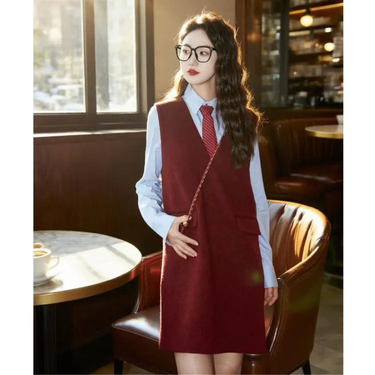 GIRDEAR/哥弟秋冬新款气质百搭V领无袖时尚通勤简约连衣裙150022