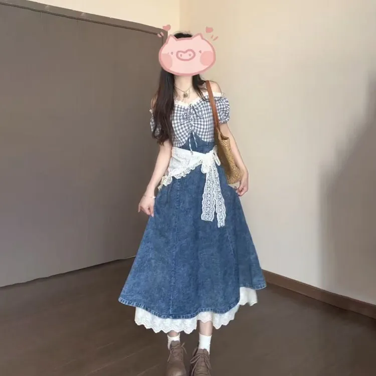 法式复古格纹拼接假两件牛仔连衣裙女夏季收腰显瘦一字肩吊带长裙