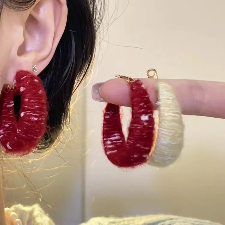 合金布艺耳饰 秋冬氛围感红色线圈耳环轻奢气质复古港风耳饰法式