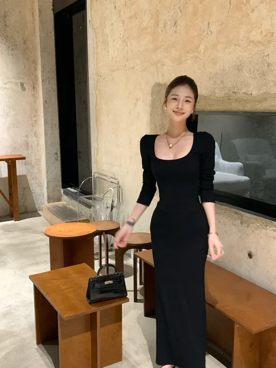 秋冬季优雅气质御姐风连衣裙黑色显瘦收腰修身内搭打底长裙