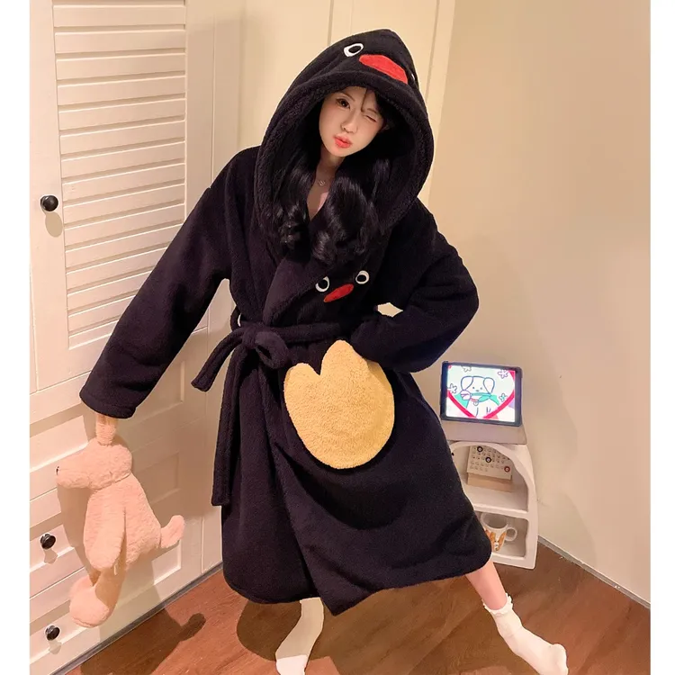 小企鹅连帽睡衣女冬季加厚珊瑚绒可爱卡通睡袍冬天搞怪保暖家居服