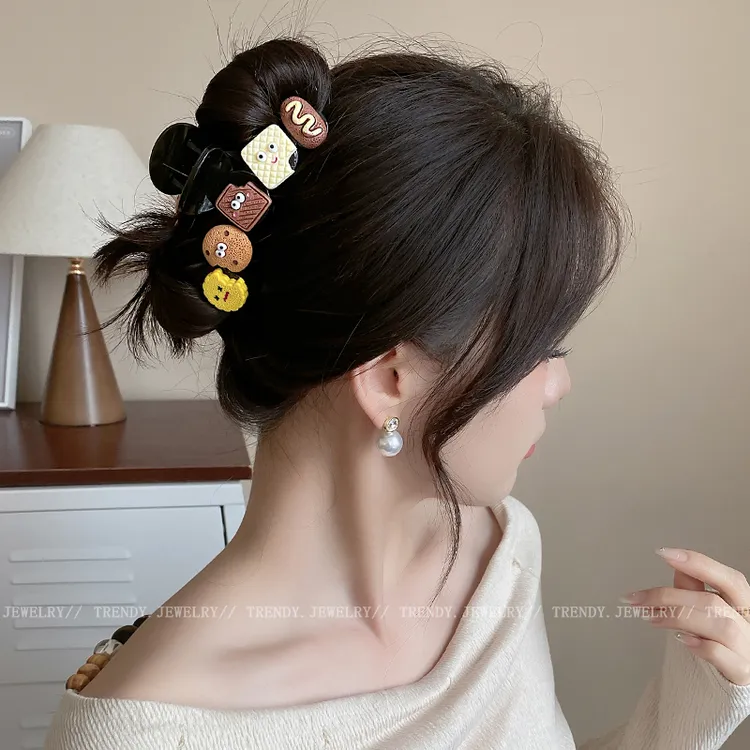 韩国网红小饼干抓夹女2024年新款高级感盘发鲨鱼夹子头饰可爱发夹
