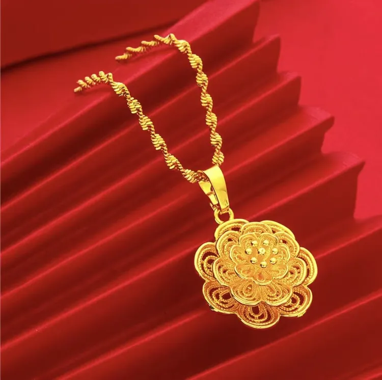 富贵花女士项链经典时尚水波纹链精美坠链气质吊坠