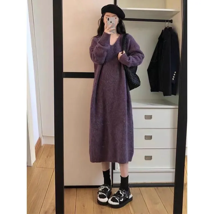 紫色法式针织连衣裙女秋冬装2025新款高级感慵懒风加厚毛衣长裙子
