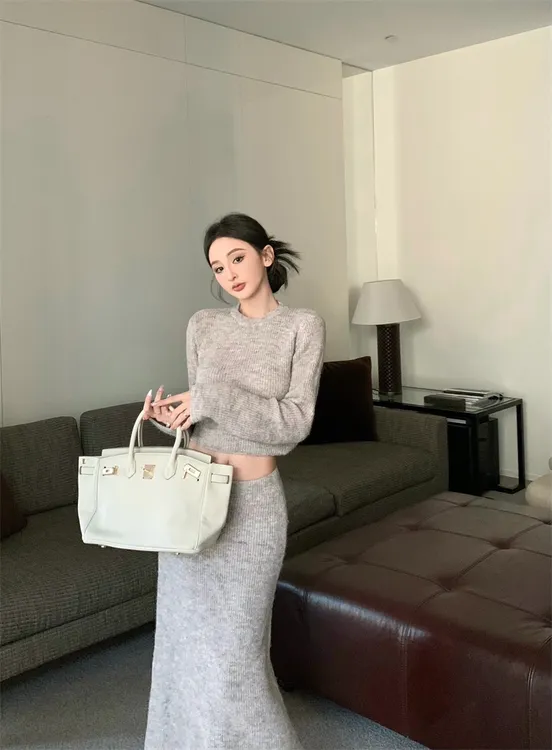 洋气纯欲设计感针织秋冬气质休闲修身毛衣上衣半身裙套装#66472