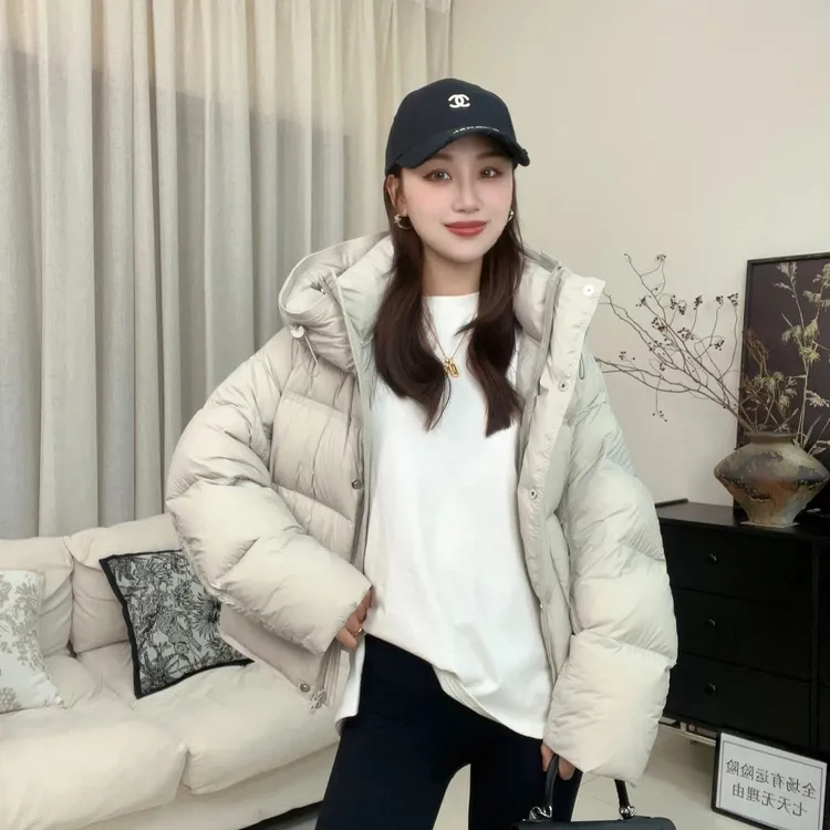百搭潮流冬季羽绒服2025冬季新款短款宽松时尚休闲连帽白鸭绒外套