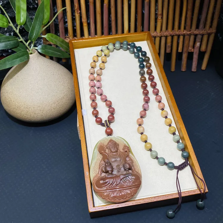 天然阿拉善玉虚空藏菩萨吊坠多彩渐变彩虹珠链守护神精品大气收藏