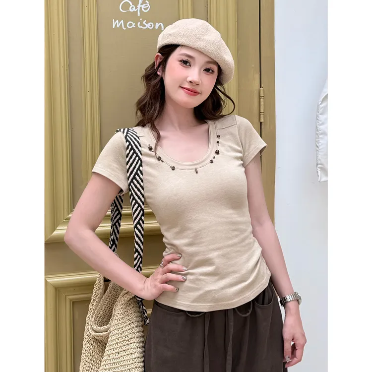 尔给夏季设计感拼接T恤女显瘦小众修身复古百搭纯色u领针织上衣