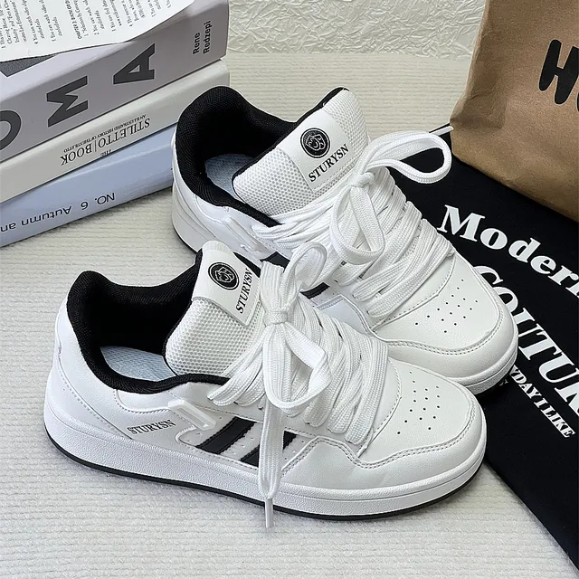 港风经典小白鞋男鞋子2025百搭小众休闲板鞋ins潮流情侣面包鞋