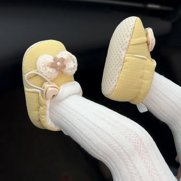 婴幼儿鞋袜春秋季新生男女宝宝室内软底防滑透气松紧不掉鞋学步鞋