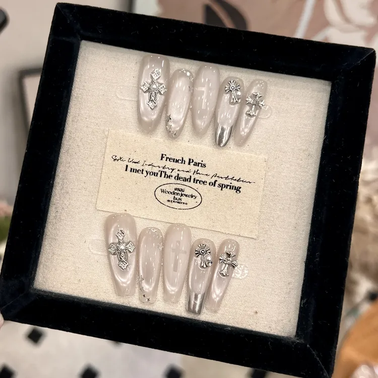 十字星辰双11轻奢纯手工高级穿戴甲秋天显白爆款精美穿戴甲杏仁甲