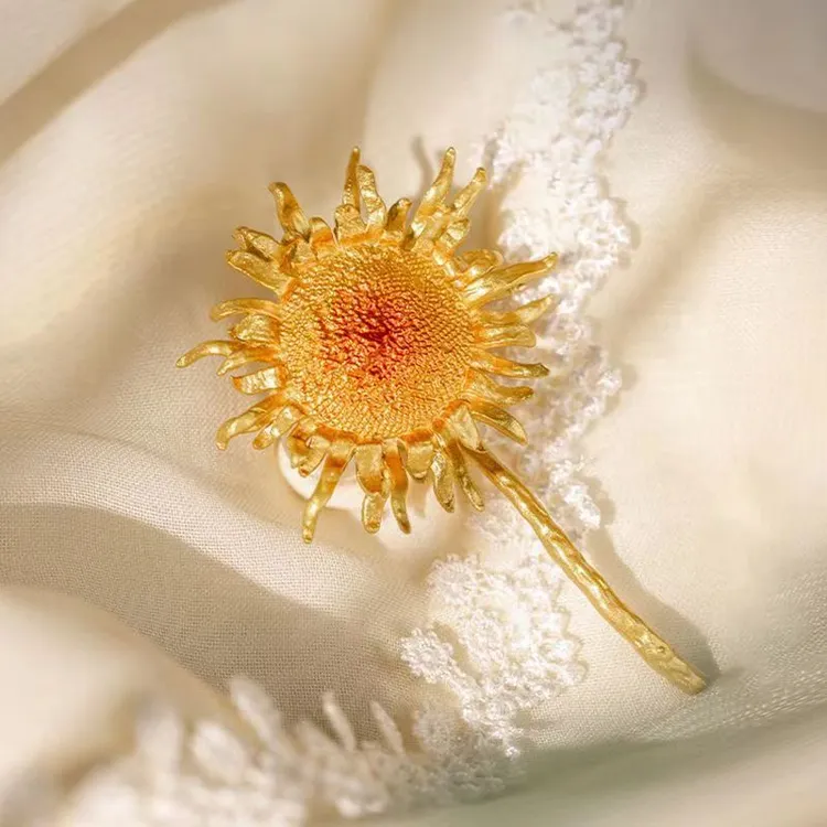 黄铜胸针 向日葵胸针国博款设计感别针高端艺术胸花装饰送礼精致