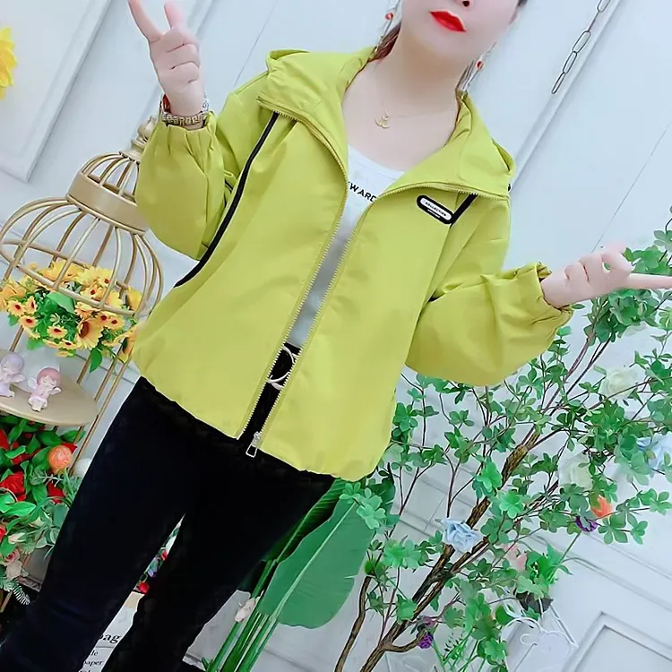 设计感拼色冲锋衣短外套女2025秋装新款韩版宽松显瘦夹克休闲上衣