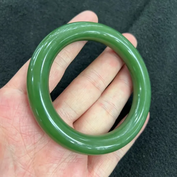 和田玉老料碧玉手镯菠菜绿玉镯子女款