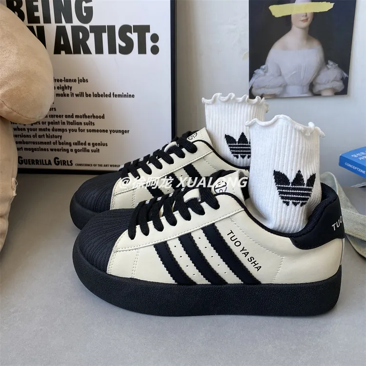 2025秋季新款小众贝壳头板鞋女ins休闲百搭厚底小白鞋复古运动鞋