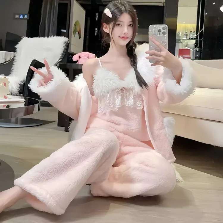 【丝绒絮语】小香风珊瑚绒睡衣女冬季新款带胸垫双面绒三件套家居服