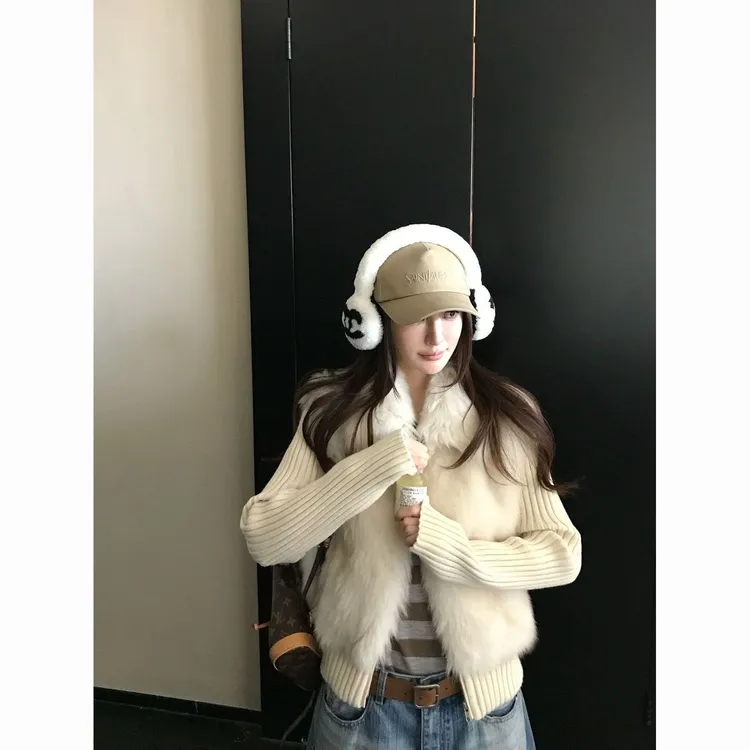 2025秋冬新款多巴胺外穿加厚保暖年轻爆款马甲仿狐狸薄荷曼波外搭