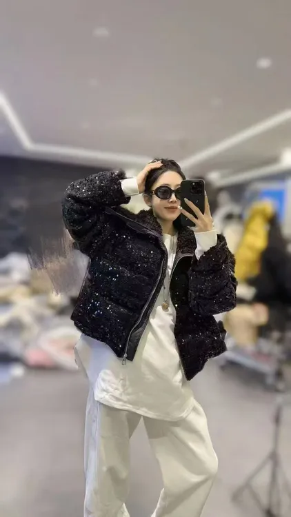 789*欧货洋气短款亮片休闲短外套冬季棉衣百搭时尚