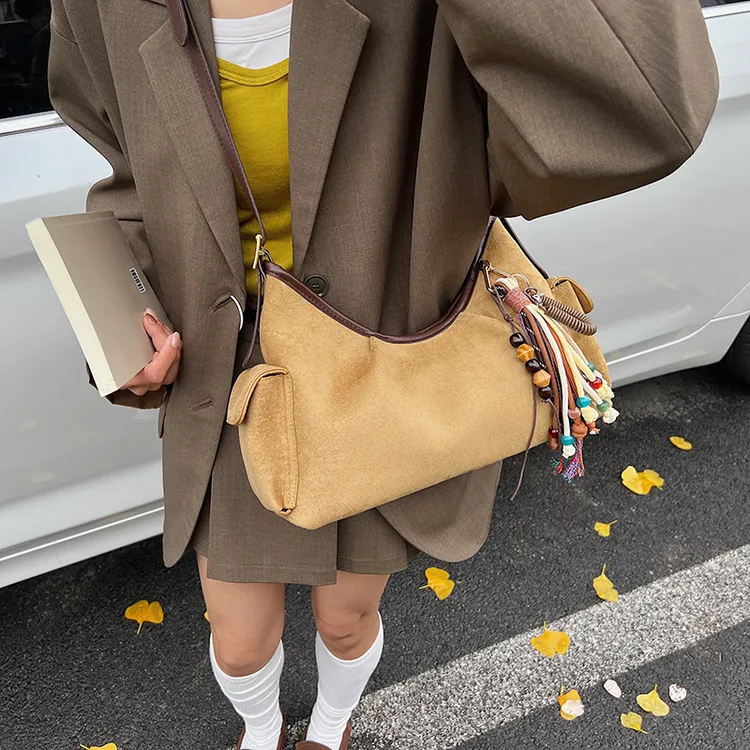 复古休闲大容量麂皮绒包包2025新款通勤百搭女士单肩斜挎包托特包