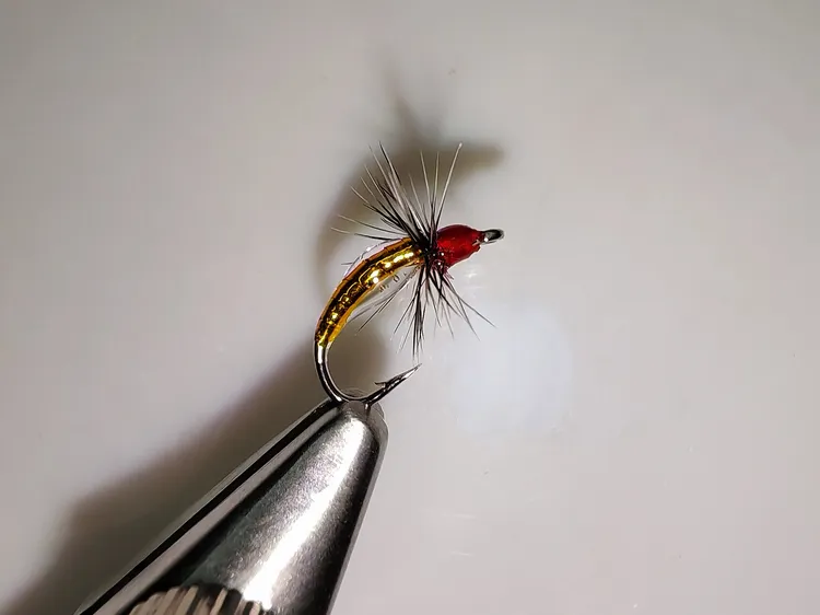 精绑红头金尾飞蝇钩，拍1单发十枚，可联系客服混搭发货。