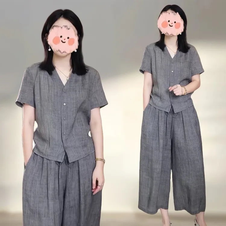 法式减龄时尚运动风两件套女夏季新款轻薄舒适压褶V领单排扣套装