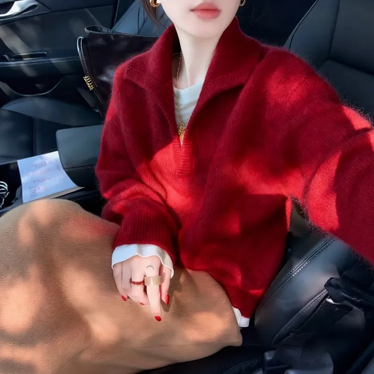 欧货老钱风红色浣熊绒v领毛衣女秋冬慵懒高级感加厚翻领针织上衣