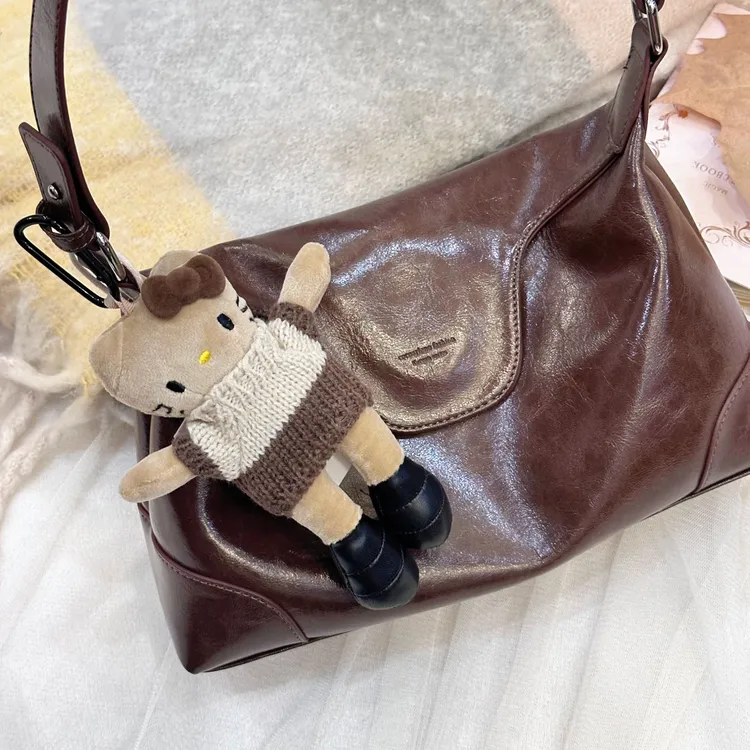 【小说家】秋冬带挂件复古油面饺子包纯牛皮休闲软皮腋下单肩斜挎包