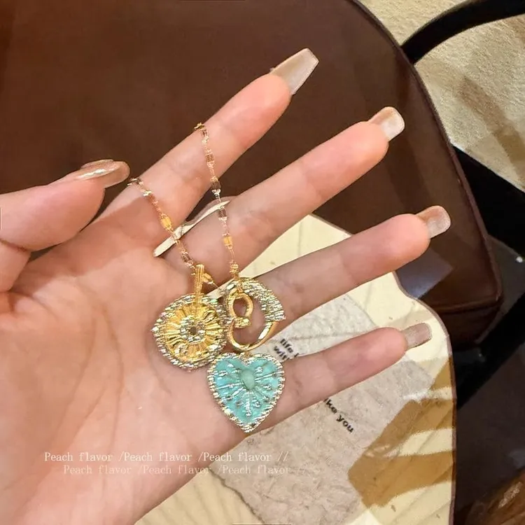 韩系薄荷绿小众设计太阳花爱心吊坠项链女2025新款时尚百搭锁骨链