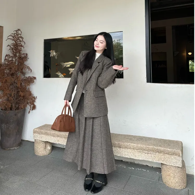 2025秋冬泰晤士河畔松茶毛呢外套+高腰百褶a字裙半裙两件套套装