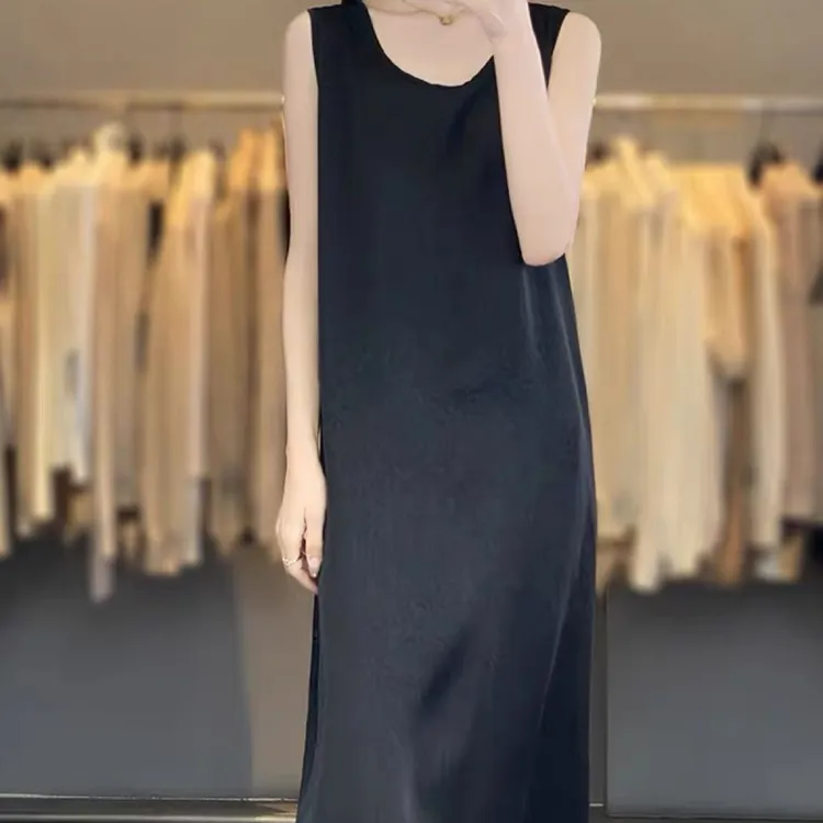 8209款2025新款薄款暗花吊带背心连衣裙女宽松显瘦性感法式谁裙子