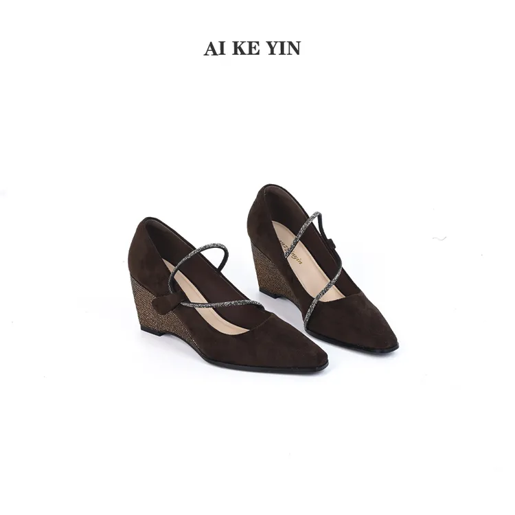 【艾珂茵】秋冬新款小方头镶钻带坡跟时装高跟鞋气质百搭时尚